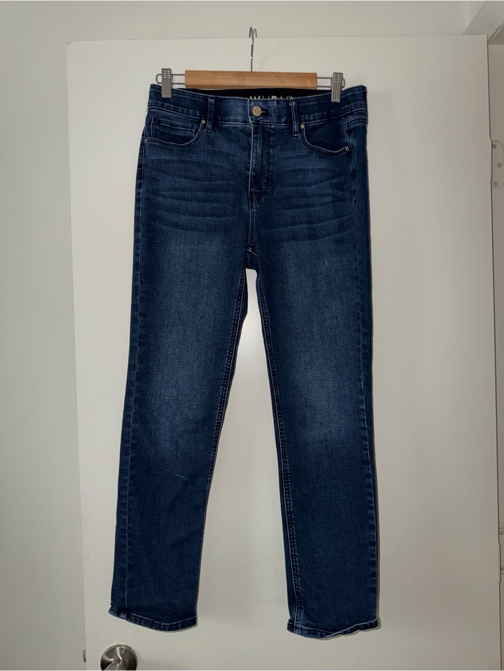 White House Black Market Cropped Ankle Jeans- Size 6